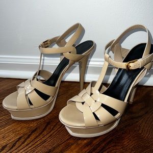 Saint Laurent Tribute Platform Sandal in nude/taupe patent leather size 38.5